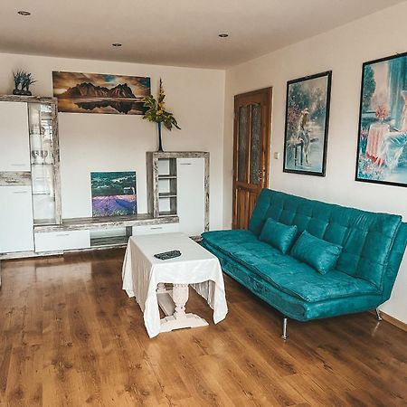3 Bedroom Apartment In The Part Of The City Банска бистрица Екстериор снимка